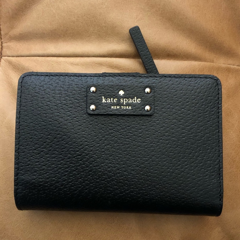❤️NEW WITH TAGS❤️ Kate Spade black wallet